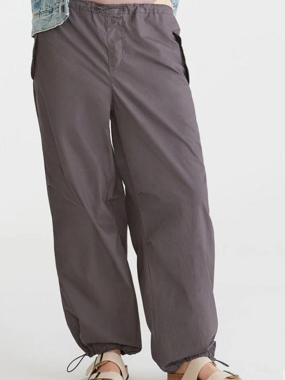 Aeropostale Y2K-inspired blue parachute pants with adjustable drawstring ankle